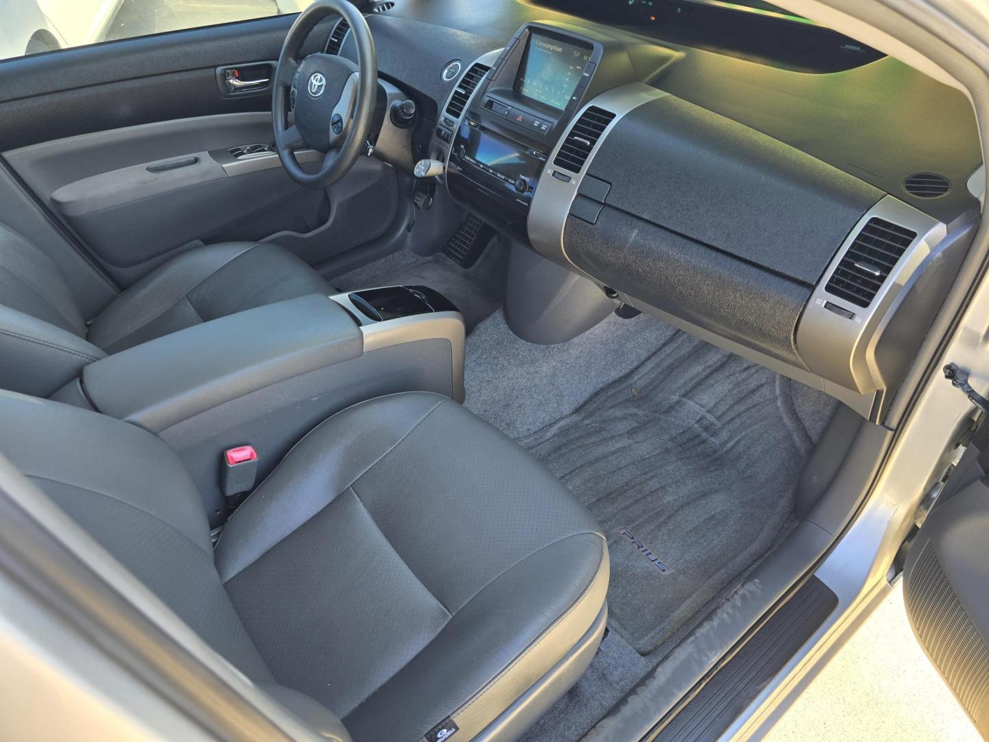 2008 SILVER Toyota Prius 4-Door Liftback (JTDKB20U587) with an 1.5L L4 DOHC 16V HYBRID engine, Automatic CVT Overdrive transmission, located at 2660 S.Garland Avenue, Garland, TX, 75041, (469) 298-3118, 32.885551, -96.655602 - Photo#21