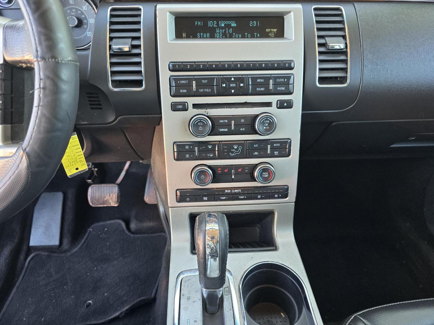 2009 RED Ford Flex SEL (2FMDK52C49B) with an 3.5L V6 DOHC 24V engine, 6-Speed Automatic transmission, located at 2660 S.Garland Avenue, Garland, TX, 75041, (469) 298-3118, 32.885551, -96.655602 - Photo#13