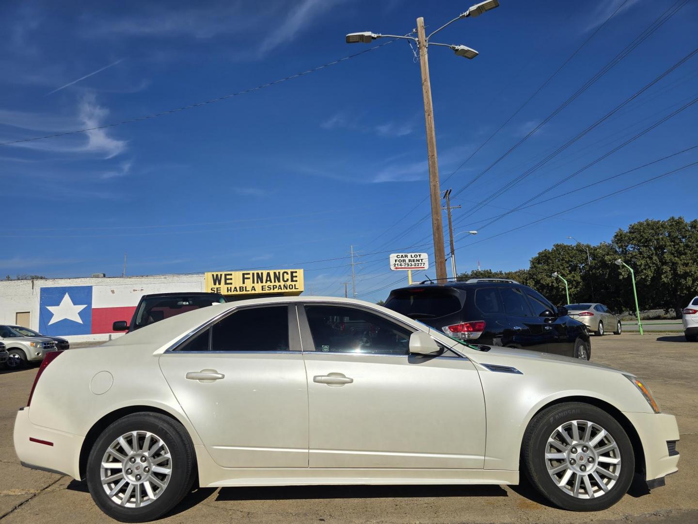 2010 DIAMOND WHITE Cadillac CTS 3.0L Luxury (1G6DE5EG0A0) with an 3.0L V6 DOHC 24V engine, AUTO transmission, located at 2660 S.Garland Avenue, Garland, TX, 75041, (469) 298-3118, 32.885551, -96.655602 - Photo#2