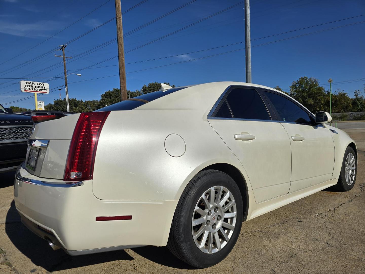 2010 DIAMOND WHITE Cadillac CTS 3.0L Luxury (1G6DE5EG0A0) with an 3.0L V6 DOHC 24V engine, AUTO transmission, located at 2660 S.Garland Avenue, Garland, TX, 75041, (469) 298-3118, 32.885551, -96.655602 - Photo#3