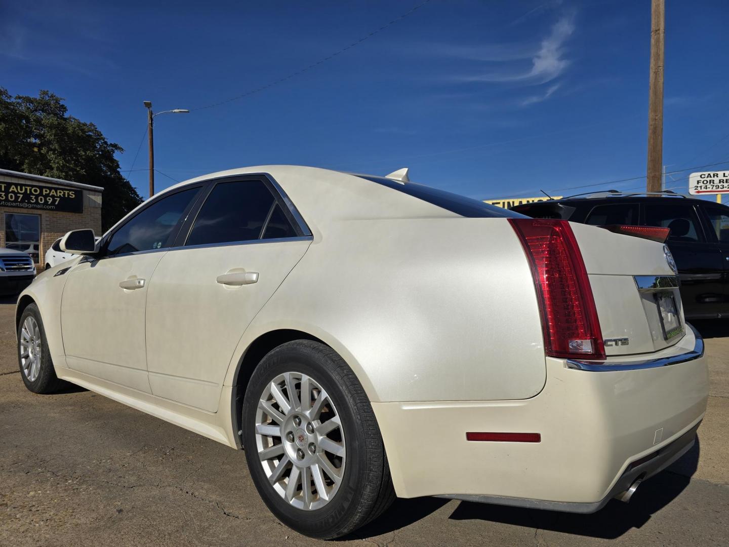 2010 DIAMOND WHITE Cadillac CTS 3.0L Luxury (1G6DE5EG0A0) with an 3.0L V6 DOHC 24V engine, AUTO transmission, located at 2660 S.Garland Avenue, Garland, TX, 75041, (469) 298-3118, 32.885551, -96.655602 - Photo#5