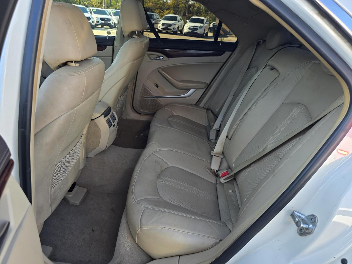 2010 DIAMOND WHITE Cadillac CTS 3.0L Luxury (1G6DE5EG0A0) with an 3.0L V6 DOHC 24V engine, AUTO transmission, located at 2660 S.Garland Avenue, Garland, TX, 75041, (469) 298-3118, 32.885551, -96.655602 - Photo#14