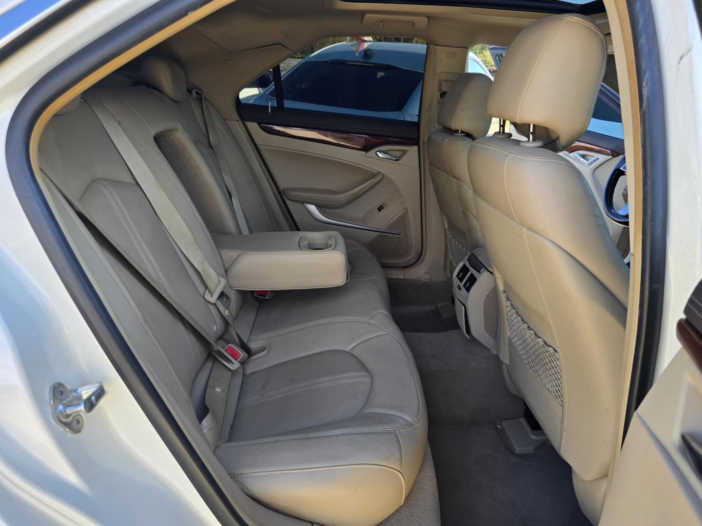 2010 DIAMOND WHITE Cadillac CTS 3.0L Luxury (1G6DE5EG0A0) with an 3.0L V6 DOHC 24V engine, AUTO transmission, located at 2660 S.Garland Avenue, Garland, TX, 75041, (469) 298-3118, 32.885551, -96.655602 - Photo#15