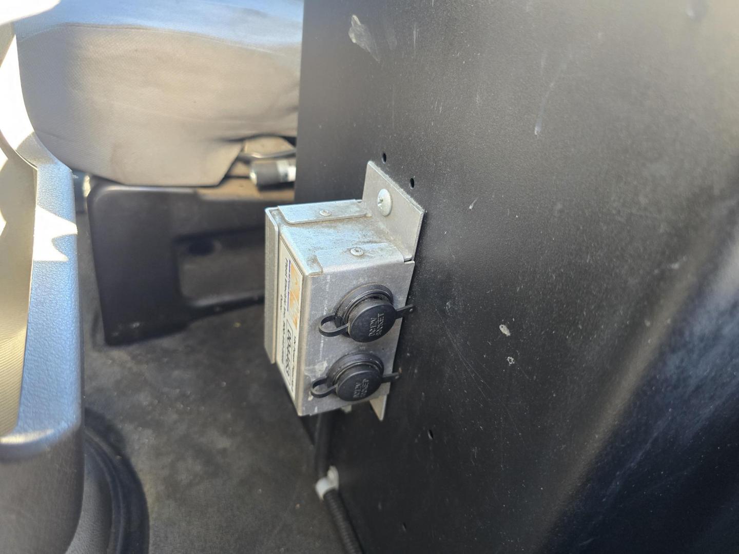 2010 Ford E-Series Van E-250 (1FTNE2EL9AD) with an 5.4L V8 SOHC 16V engine, 4-Speed Automatic transmission, located at 2660 S.Garland Avenue, Garland, TX, 75041, (469) 298-3118, 32.885551, -96.655602 - CNG FUEL - Photo#15