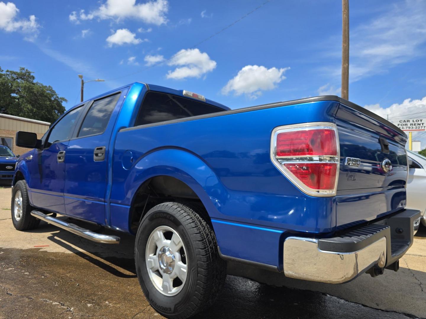 2010 BLUE Ford F-150 XLT SUPER CREW (1FTEW1C85AF) with an 4.6L V8 SOHC 24V engine, 4-Speed Automatic transmission, located at 2660 S.Garland Avenue, Garland, TX, 75041, (469) 298-3118, 32.885551, -96.655602 - Photo#6