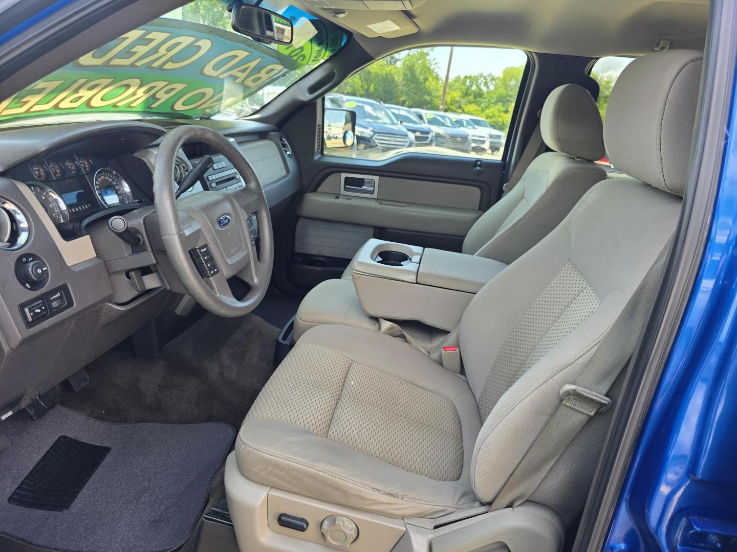 2010 BLUE Ford F-150 XLT SUPER CREW (1FTEW1C85AF) with an 4.6L V8 SOHC 24V engine, 4-Speed Automatic transmission, located at 2660 S.Garland Avenue, Garland, TX, 75041, (469) 298-3118, 32.885551, -96.655602 - Photo#12