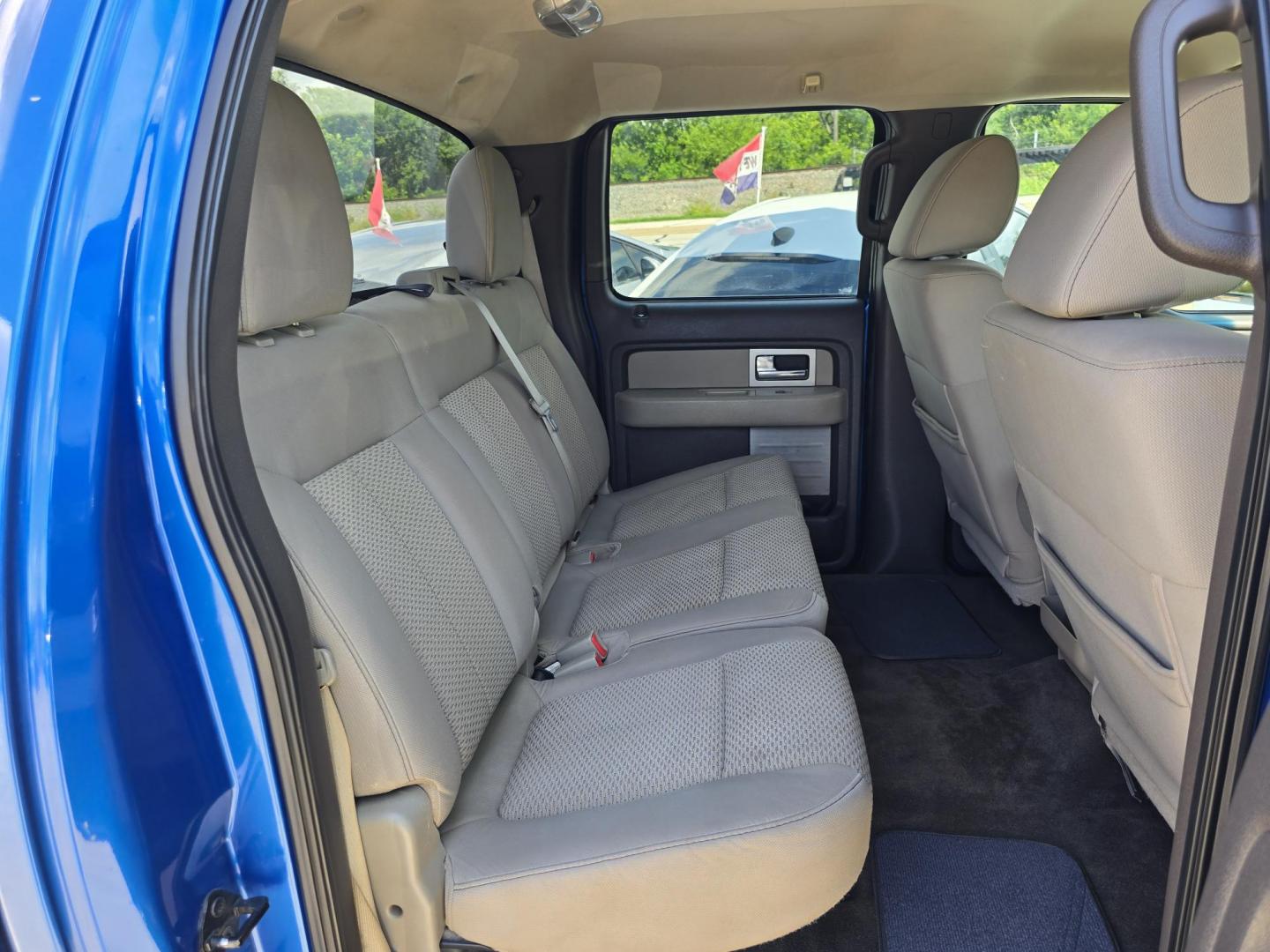 2010 BLUE Ford F-150 XLT SUPER CREW (1FTEW1C85AF) with an 4.6L V8 SOHC 24V engine, 4-Speed Automatic transmission, located at 2660 S.Garland Avenue, Garland, TX, 75041, (469) 298-3118, 32.885551, -96.655602 - Photo#17