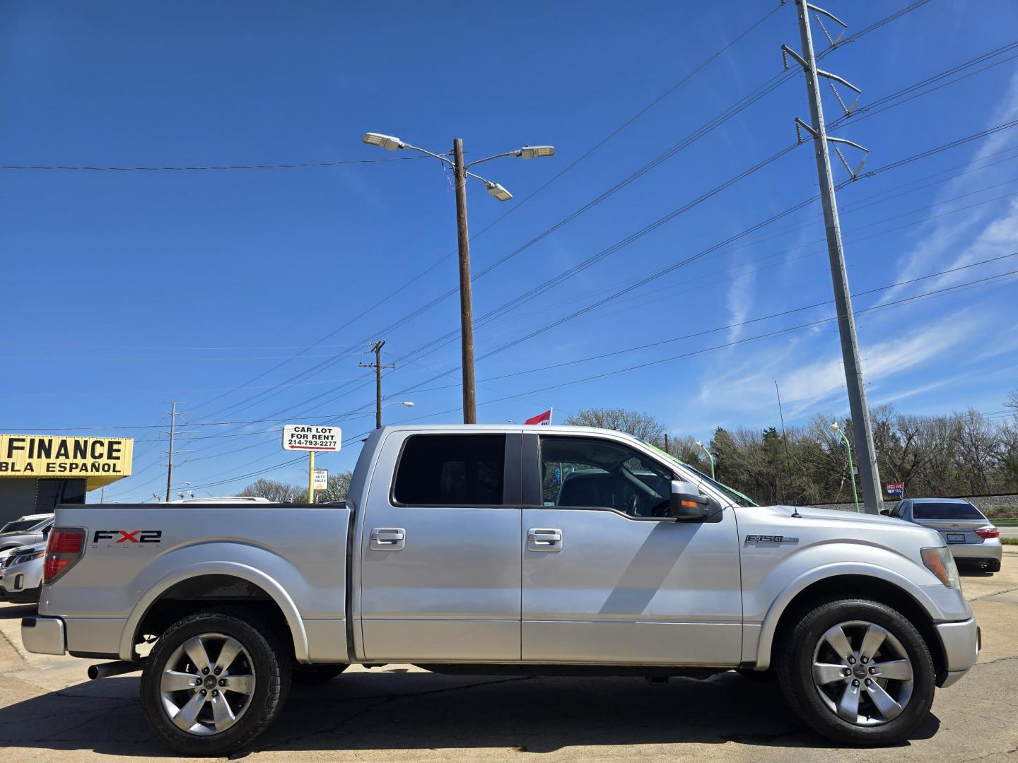 2010 SILVER /BLACK Ford F-150 Lariat SuperCrew 5.5-ft. Bed 2WD (1FTFW1CV3AK) with an 5.4L V8 SOHC 24V FFV engine, 4-Speed Automatic transmission, located at 2660 S.Garland Avenue, Garland, TX, 75041, (469) 298-3118, 32.885551, -96.655602 - Photo#2