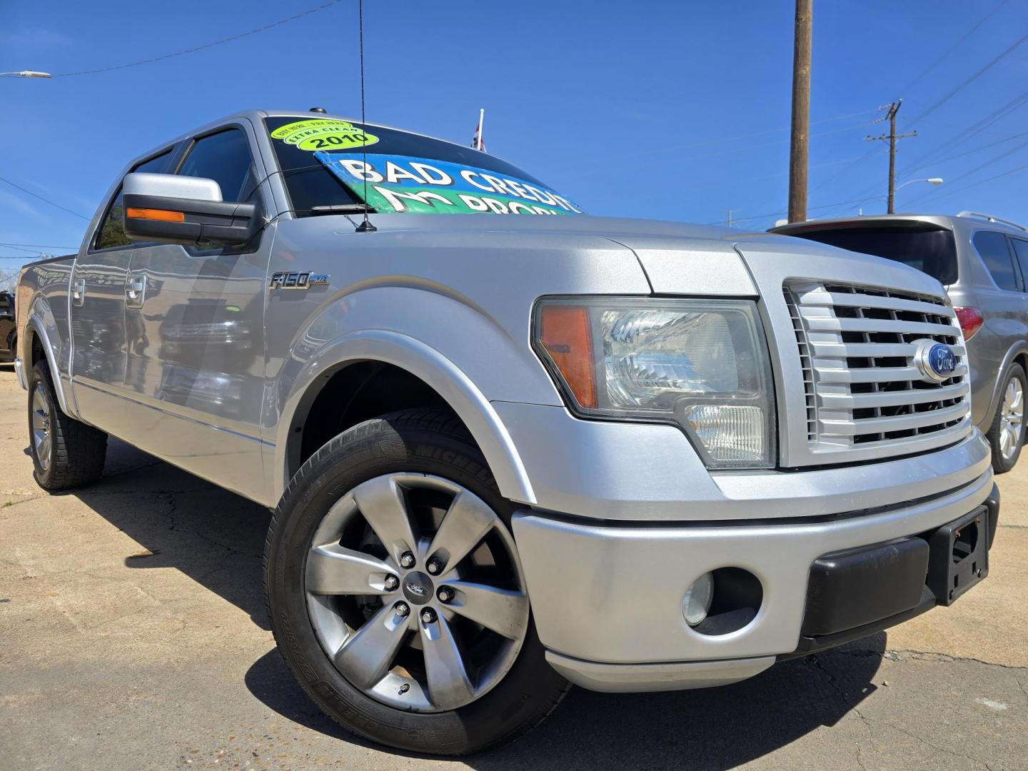 2010 SILVER /BLACK Ford F-150 Lariat SuperCrew 5.5-ft. Bed 2WD (1FTFW1CV3AK) with an 5.4L V8 SOHC 24V FFV engine, 4-Speed Automatic transmission, located at 2660 S.Garland Avenue, Garland, TX, 75041, (469) 298-3118, 32.885551, -96.655602 - Photo#0