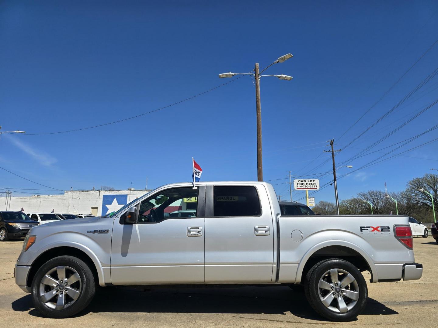 2010 SILVER /BLACK Ford F-150 Lariat SuperCrew 5.5-ft. Bed 2WD (1FTFW1CV3AK) with an 5.4L V8 SOHC 24V FFV engine, 4-Speed Automatic transmission, located at 2660 S.Garland Avenue, Garland, TX, 75041, (469) 298-3118, 32.885551, -96.655602 - Photo#6