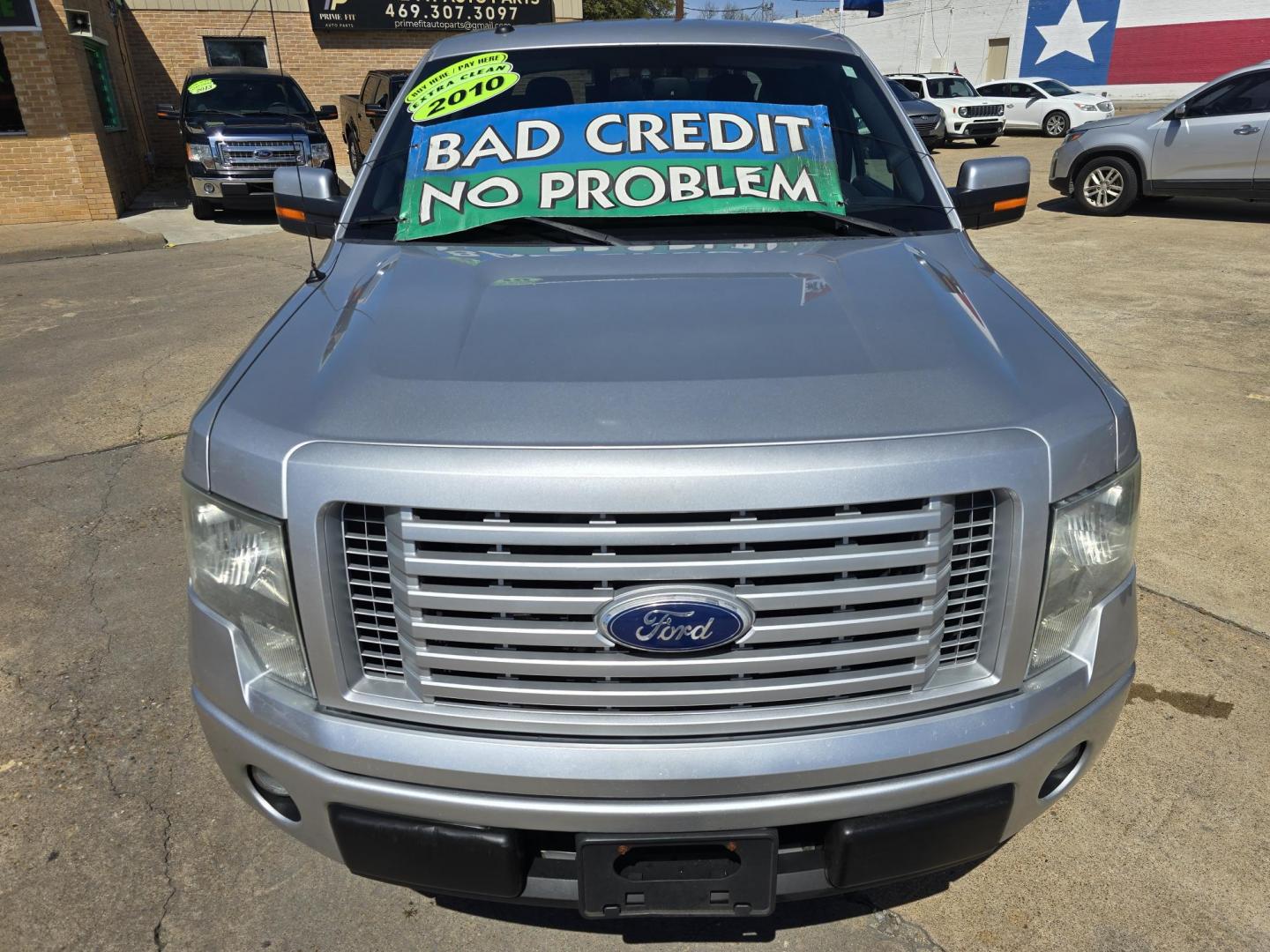 2010 SILVER /BLACK Ford F-150 Lariat SuperCrew 5.5-ft. Bed 2WD (1FTFW1CV3AK) with an 5.4L V8 SOHC 24V FFV engine, 4-Speed Automatic transmission, located at 2660 S.Garland Avenue, Garland, TX, 75041, (469) 298-3118, 32.885551, -96.655602 - Photo#8