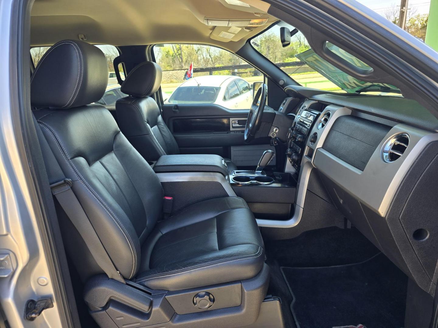 2010 SILVER /BLACK Ford F-150 Lariat SuperCrew 5.5-ft. Bed 2WD (1FTFW1CV3AK) with an 5.4L V8 SOHC 24V FFV engine, 4-Speed Automatic transmission, located at 2660 S.Garland Avenue, Garland, TX, 75041, (469) 298-3118, 32.885551, -96.655602 - Photo#16