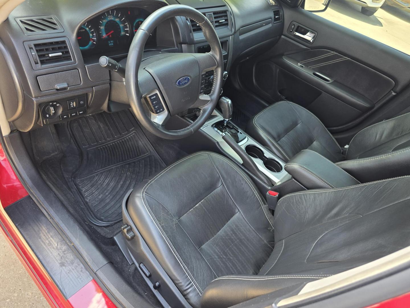 2010 RED Ford Fusion V6 Sport (3FAHP0KC4AR) with an 3.5L V6 DOHC 24V engine, AUTO transmission, located at 2660 S.Garland Avenue, Garland, TX, 75041, (469) 298-3118, 32.885551, -96.655602 - Photo#11