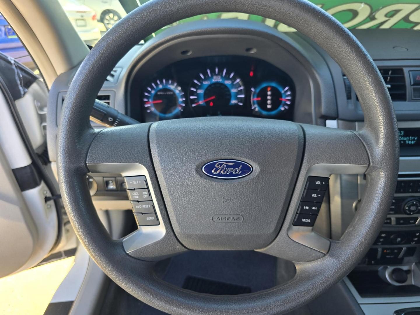 2010 Ford Fusion SE (3FAHP0HG6AR) with an 3.0L V6 DOHC 24V engine, AUTO transmission, located at 2660 S.Garland Avenue, Garland, TX, 75041, (469) 298-3118, 32.885551, -96.655602 - Photo#12