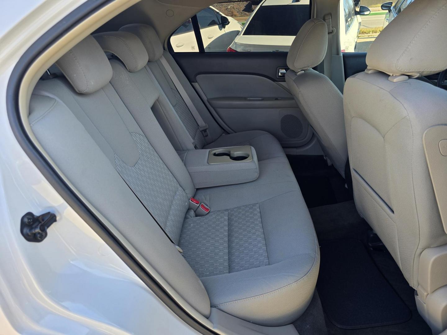 2010 Ford Fusion SE (3FAHP0HG6AR) with an 3.0L V6 DOHC 24V engine, AUTO transmission, located at 2660 S.Garland Avenue, Garland, TX, 75041, (469) 298-3118, 32.885551, -96.655602 - Photo#15