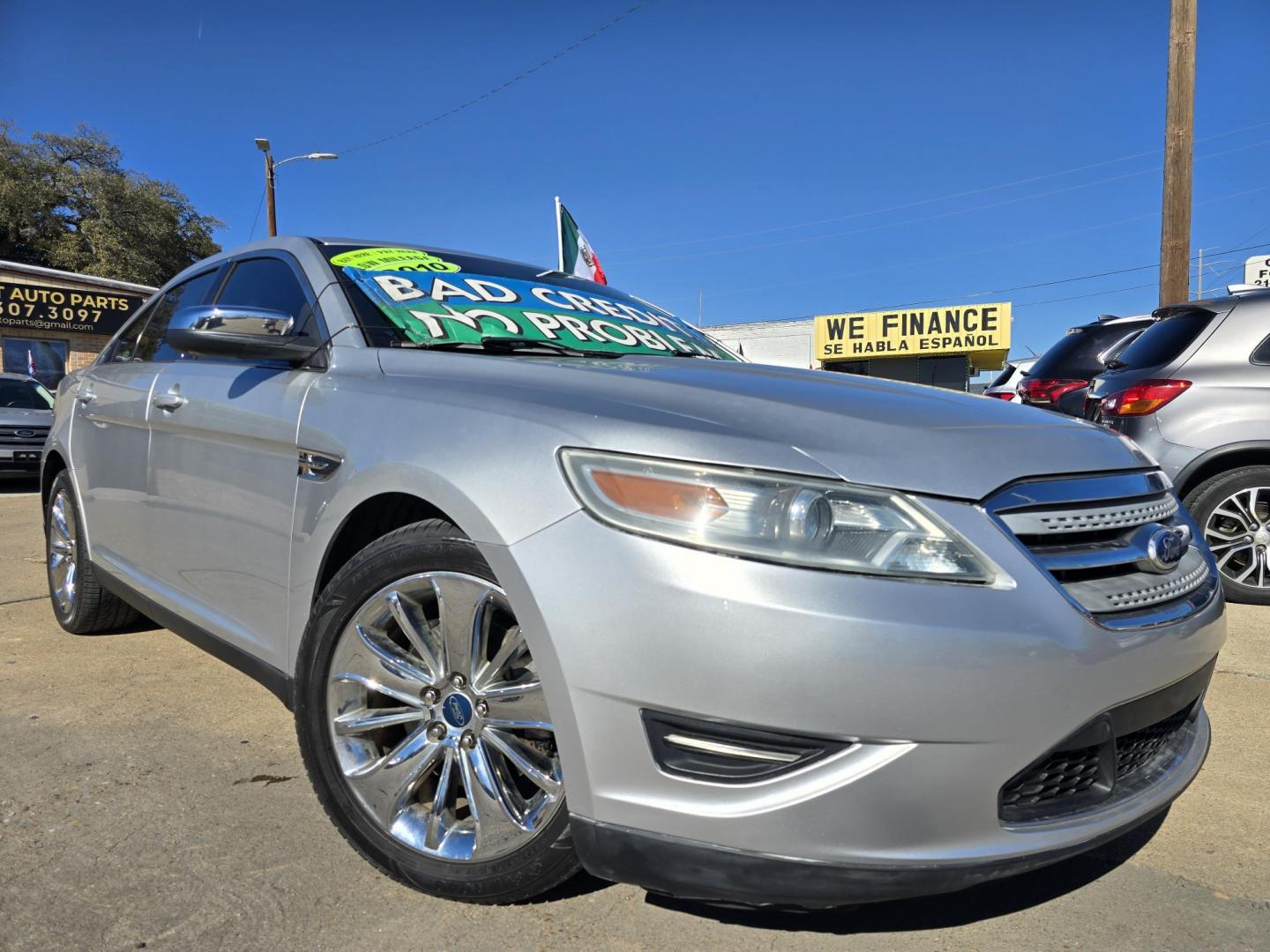 2010 SILVER Ford Taurus Limited (1FAHP2FW5AG) with an 3.5L V6 DOHC 24V engine, 6-Speed Automatic transmission, located at 2660 S.Garland Avenue, Garland, TX, 75041, (469) 298-3118, 32.885551, -96.655602 - Photo#0