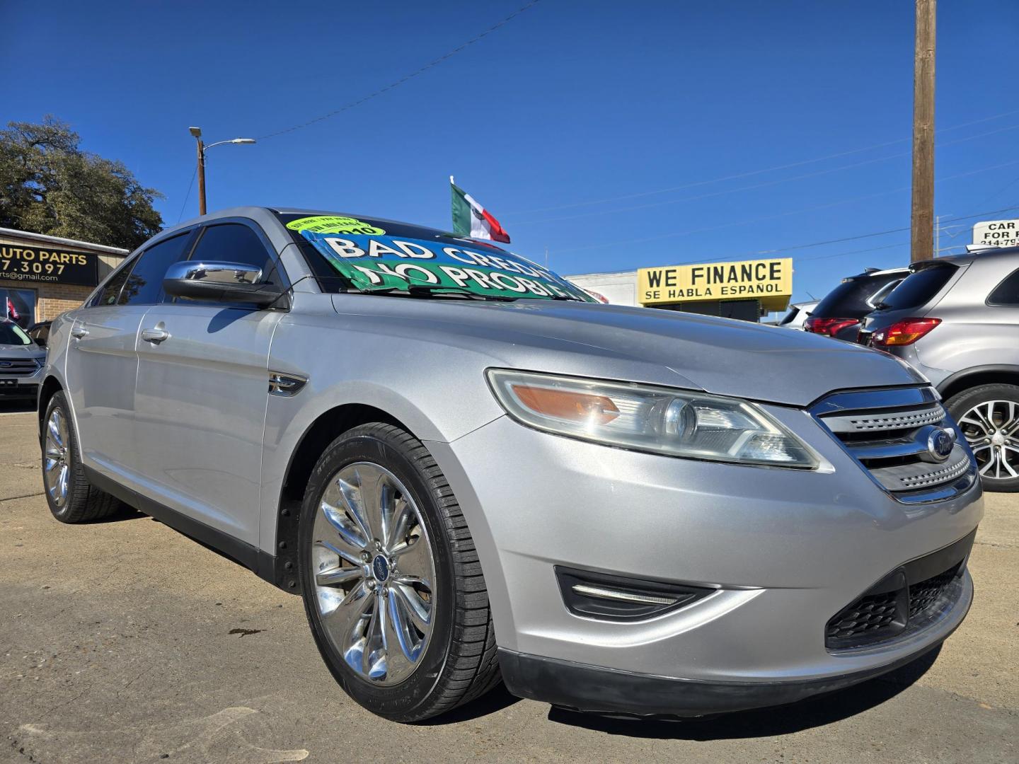 2010 SILVER Ford Taurus Limited (1FAHP2FW5AG) with an 3.5L V6 DOHC 24V engine, 6-Speed Automatic transmission, located at 2660 S.Garland Avenue, Garland, TX, 75041, (469) 298-3118, 32.885551, -96.655602 - Photo#1