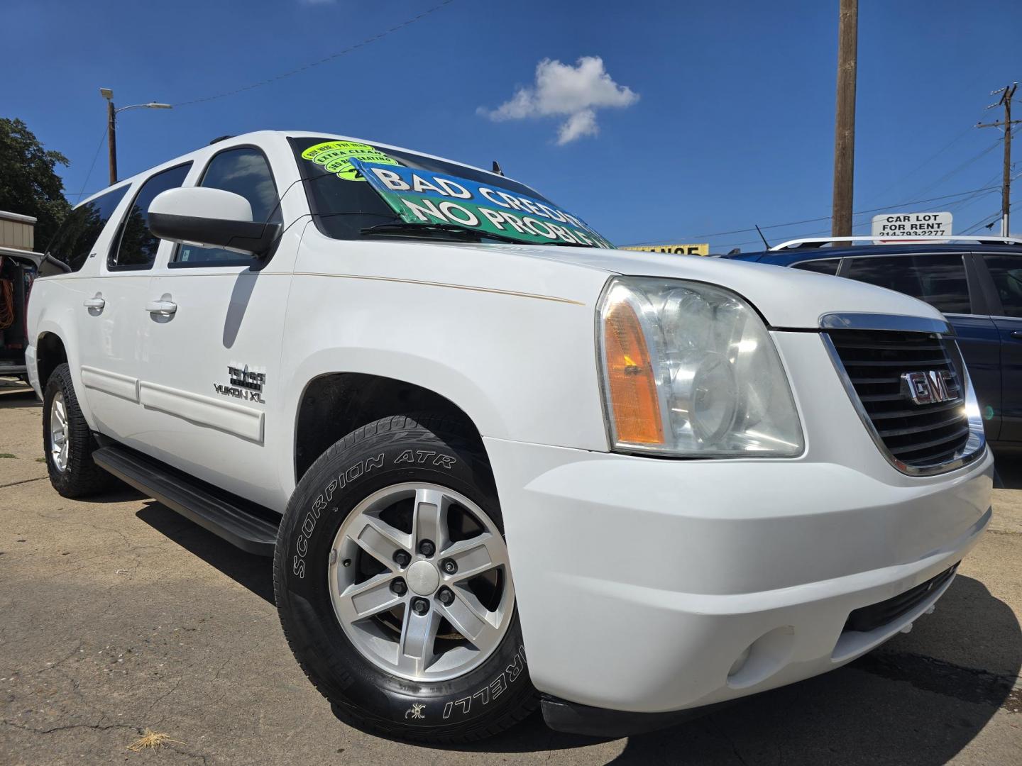 2010 WHITE GMC Yukon XL SLT (1GKUCKE04AR) with an 5.3L V8 OHV 16V FFV engine, 4-Speed Automatic transmission, located at 2660 S.Garland Avenue, Garland, TX, 75041, (469) 298-3118, 32.885551, -96.655602 - Photo#0