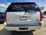 2010 WHITE GMC Yukon XL SLT (1GKUCKE04AR) with an 5.3L V8 OHV 16V FFV engine, 4-Speed Automatic transmission, located at 2660 S.Garland Avenue, Garland, TX, 75041, (469) 298-3118, 32.885551, -96.655602 - Photo#4