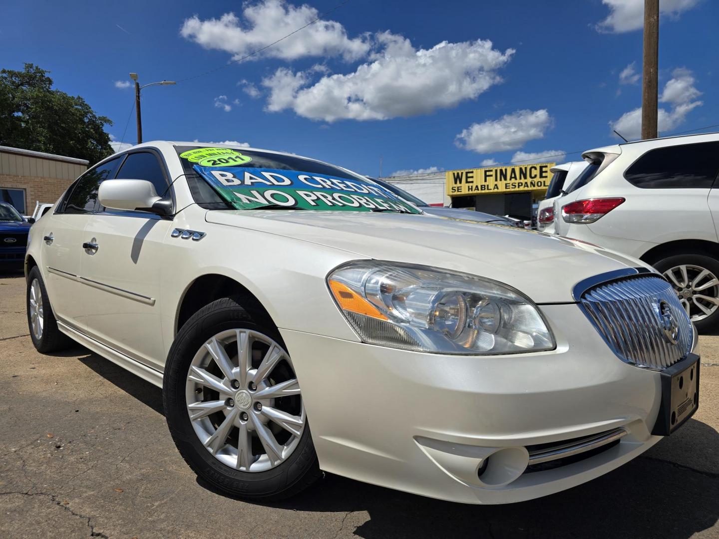 2011 DIAMOND WHITE Buick Lucerne CXL (1G4HC5EM1BU) with an 3.9L V6 OHV 12V engine, 4-Speed Automatic transmission, located at 2660 S.Garland Avenue, Garland, TX, 75041, (469) 298-3118, 32.885551, -96.655602 - Photo#0