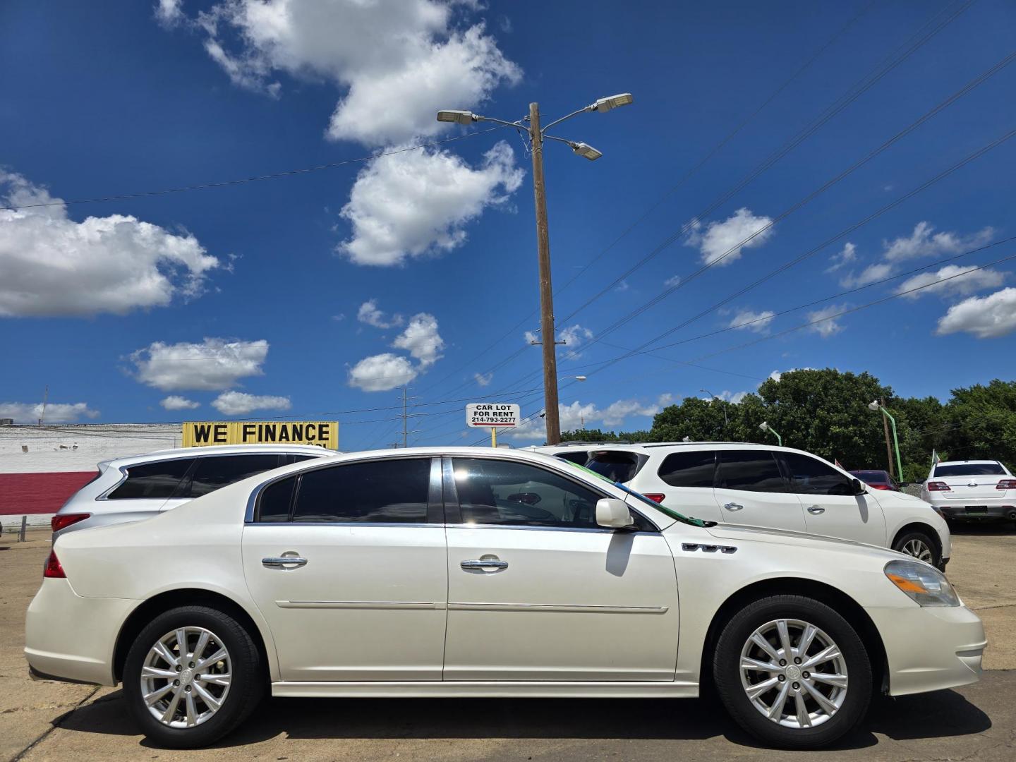 2011 DIAMOND WHITE Buick Lucerne CXL (1G4HC5EM1BU) with an 3.9L V6 OHV 12V engine, 4-Speed Automatic transmission, located at 2660 S.Garland Avenue, Garland, TX, 75041, (469) 298-3118, 32.885551, -96.655602 - Photo#2