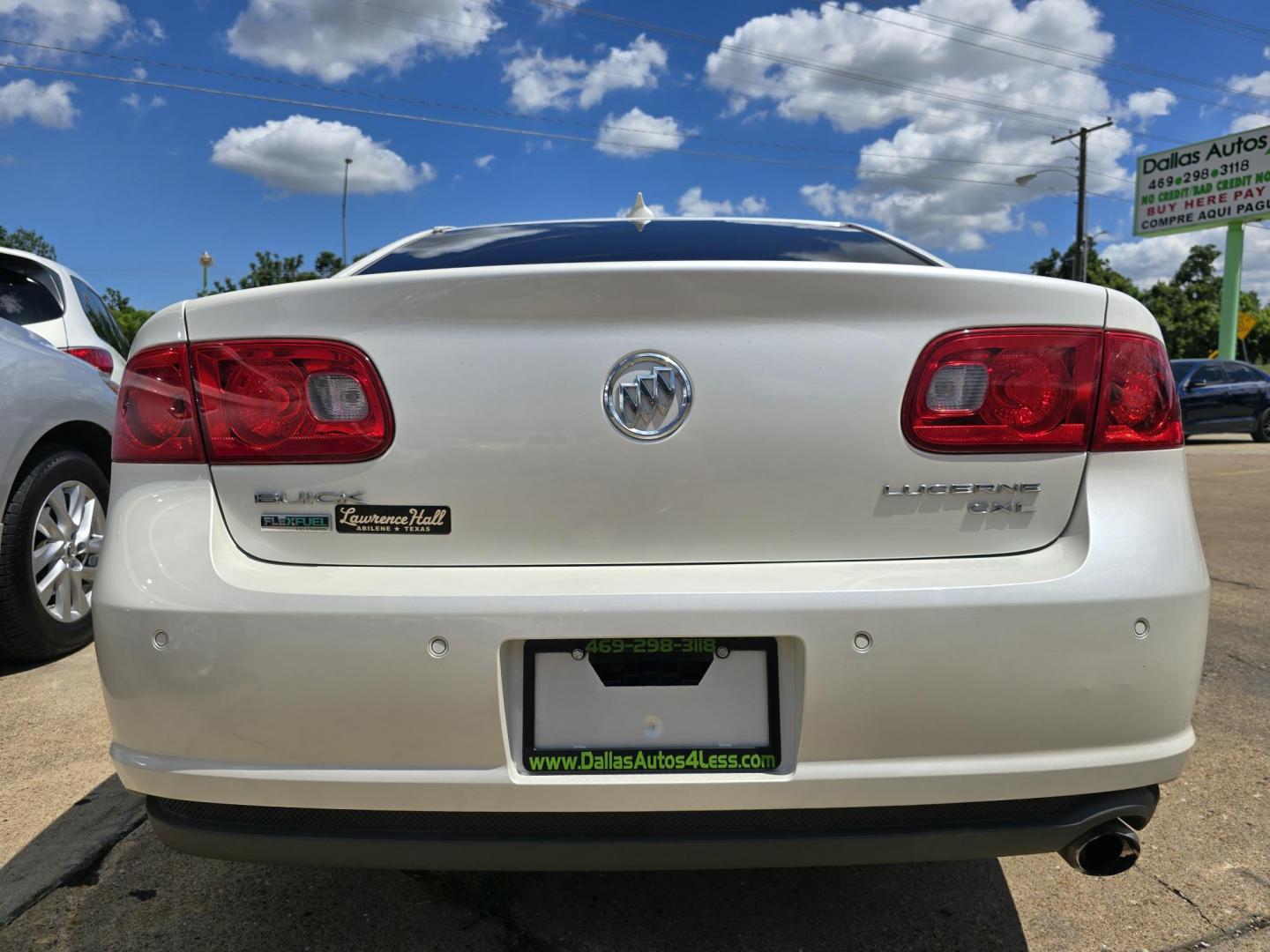 2011 DIAMOND WHITE Buick Lucerne CXL (1G4HC5EM1BU) with an 3.9L V6 OHV 12V engine, 4-Speed Automatic transmission, located at 2660 S.Garland Avenue, Garland, TX, 75041, (469) 298-3118, 32.885551, -96.655602 - Photo#4
