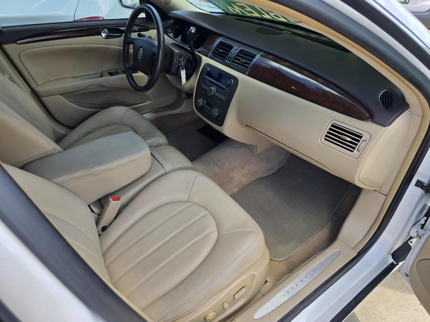 2011 DIAMOND WHITE Buick Lucerne CXL (1G4HC5EM1BU) with an 3.9L V6 OHV 12V engine, 4-Speed Automatic transmission, located at 2660 S.Garland Avenue, Garland, TX, 75041, (469) 298-3118, 32.885551, -96.655602 - Photo#18