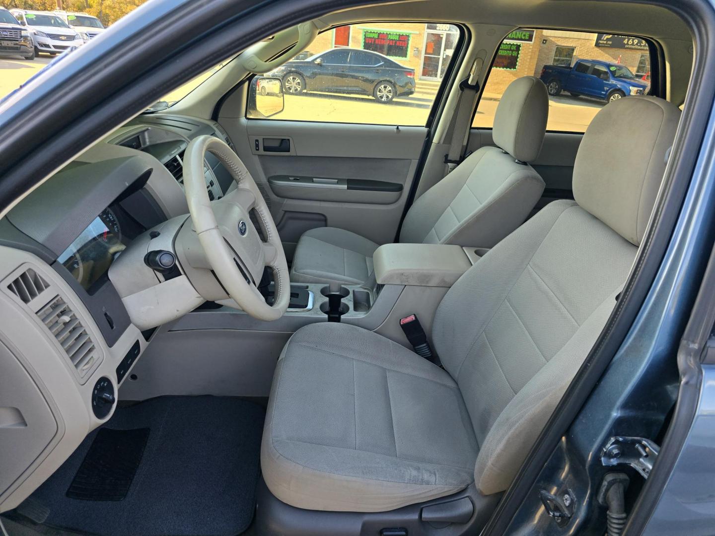 2011 Ford Escape XLT (1FMCU0DG3BK) with an 3.0L V6 DOHC 24V engine, 6-Speed Automatic transmission, located at 2660 S.Garland Avenue, Garland, TX, 75041, (469) 298-3118, 32.885551, -96.655602 - Photo#10