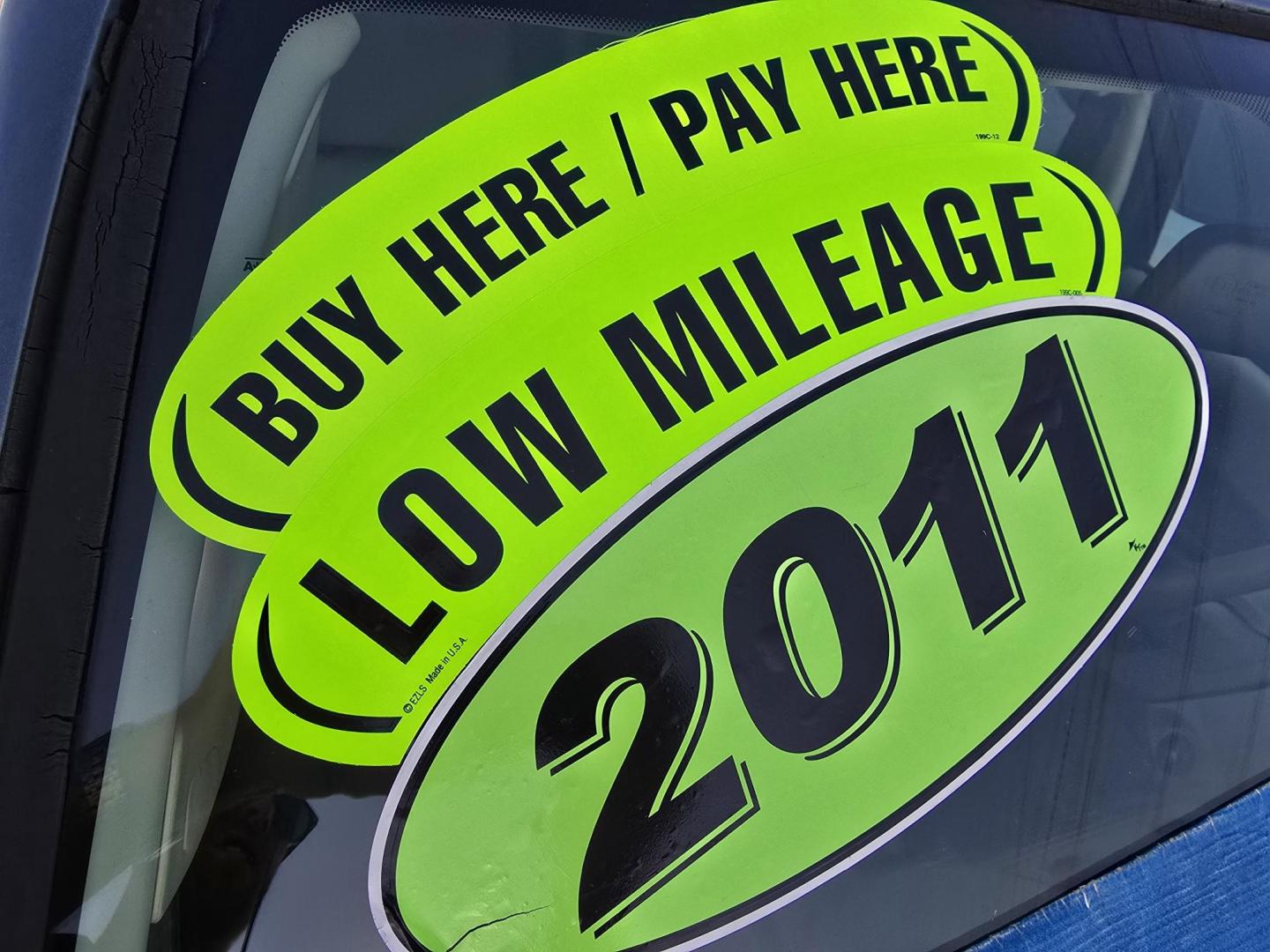 2011 Ford Escape XLT (1FMCU0DG3BK) with an 3.0L V6 DOHC 24V engine, 6-Speed Automatic transmission, located at 2660 S.Garland Avenue, Garland, TX, 75041, (469) 298-3118, 32.885551, -96.655602 - Photo#17