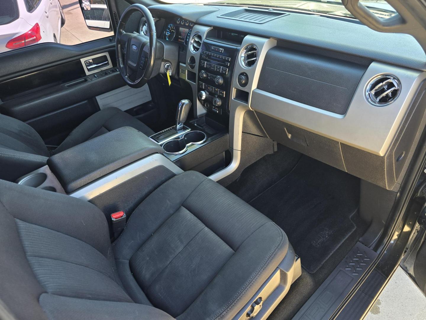 2011 BLACK Ford F-150 FX2 SuperCrew 5.5-ft. Bed 2WD (1FTFW1CF9BK) with an 5.0L V8 engine, 4-Speed Automatic transmission, located at 2660 S.Garland Avenue, Garland, TX, 75041, (469) 298-3118, 32.885551, -96.655602 - Photo#16