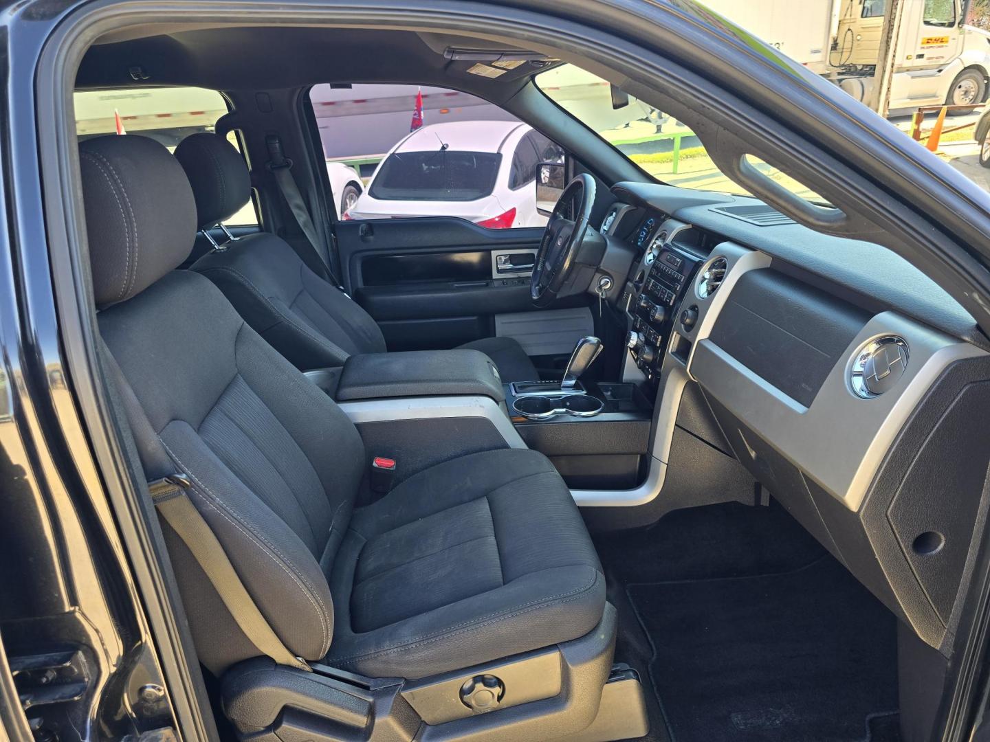 2011 BLACK Ford F-150 FX2 SuperCrew 5.5-ft. Bed 2WD (1FTFW1CF9BK) with an 5.0L V8 engine, 4-Speed Automatic transmission, located at 2660 S.Garland Avenue, Garland, TX, 75041, (469) 298-3118, 32.885551, -96.655602 - Photo#17