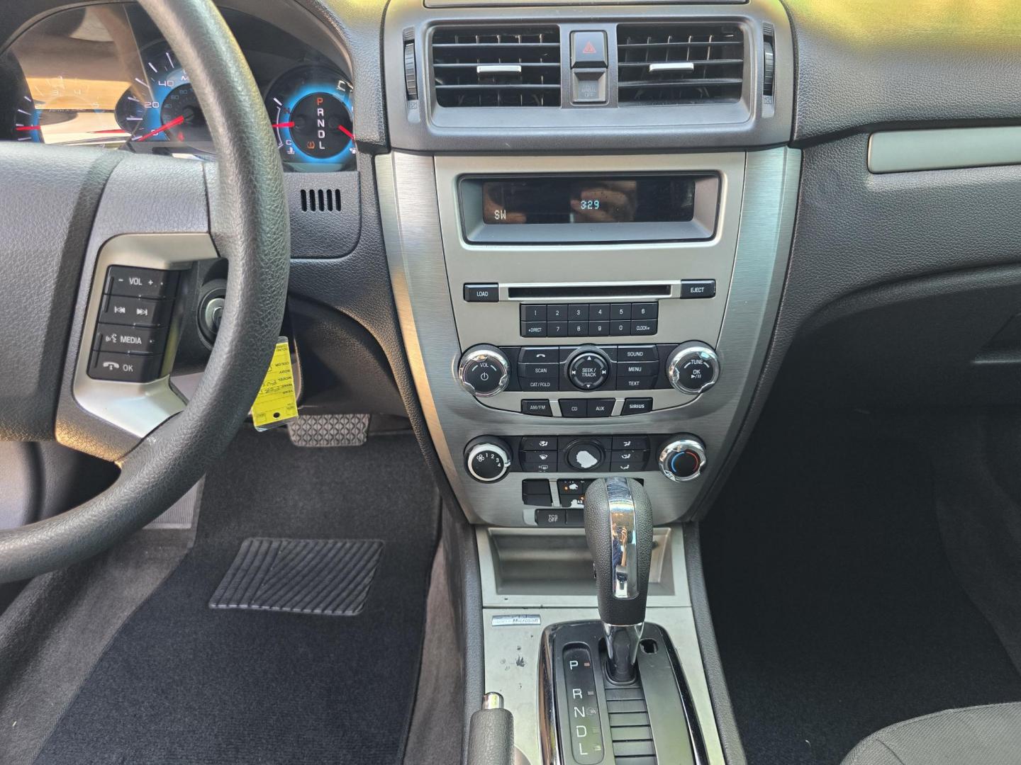2011 BLUE Ford Fusion I4 SE (3FAHP0HA3BR) with an 2.5L L4 DOHC 16V engine, AUTO transmission, located at 2660 S.Garland Avenue, Garland, TX, 75041, (469) 298-3118, 32.885551, -96.655602 - Photo#13