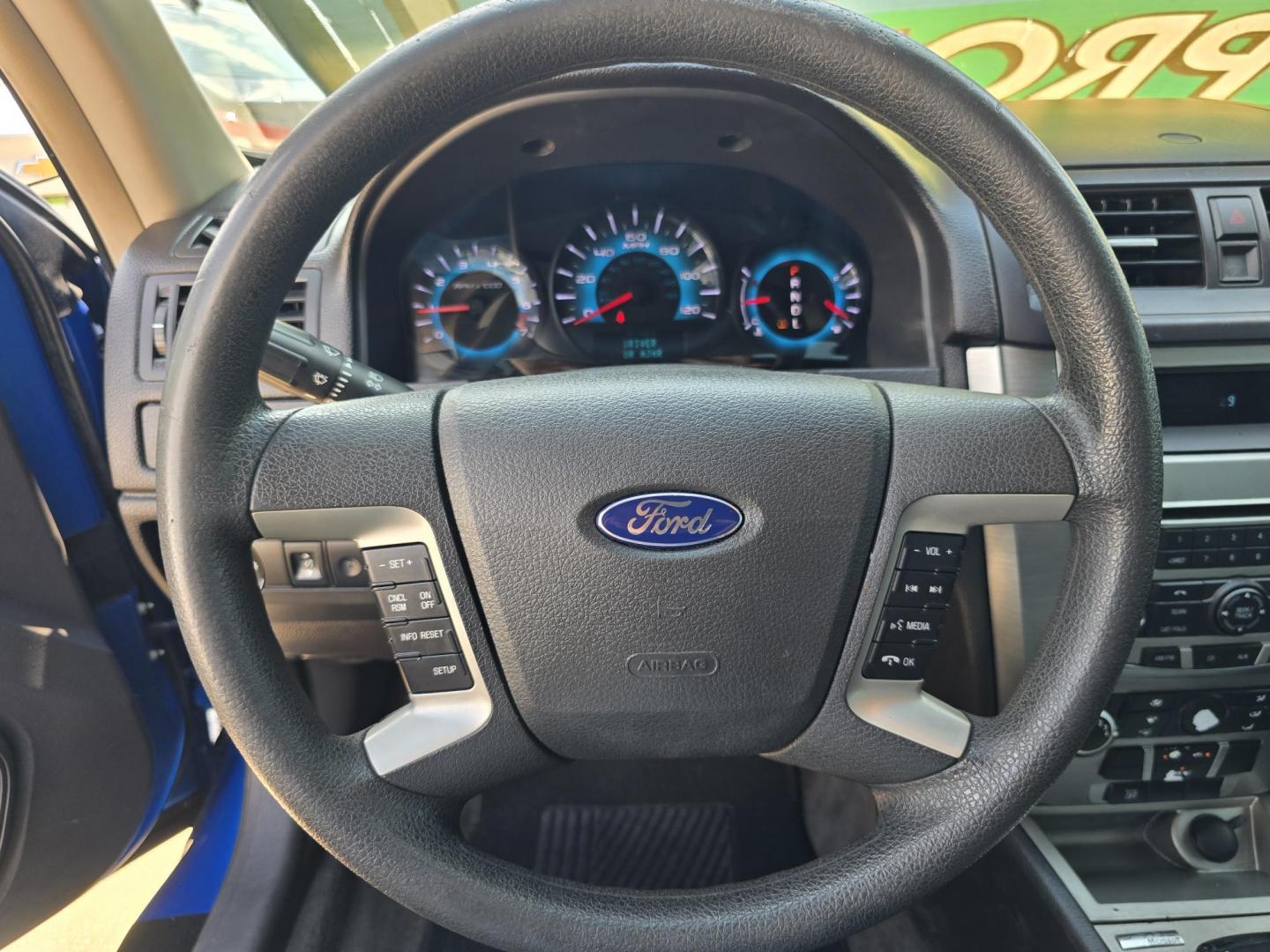 2011 BLUE Ford Fusion I4 SE (3FAHP0HA3BR) with an 2.5L L4 DOHC 16V engine, AUTO transmission, located at 2660 S.Garland Avenue, Garland, TX, 75041, (469) 298-3118, 32.885551, -96.655602 - Photo#12