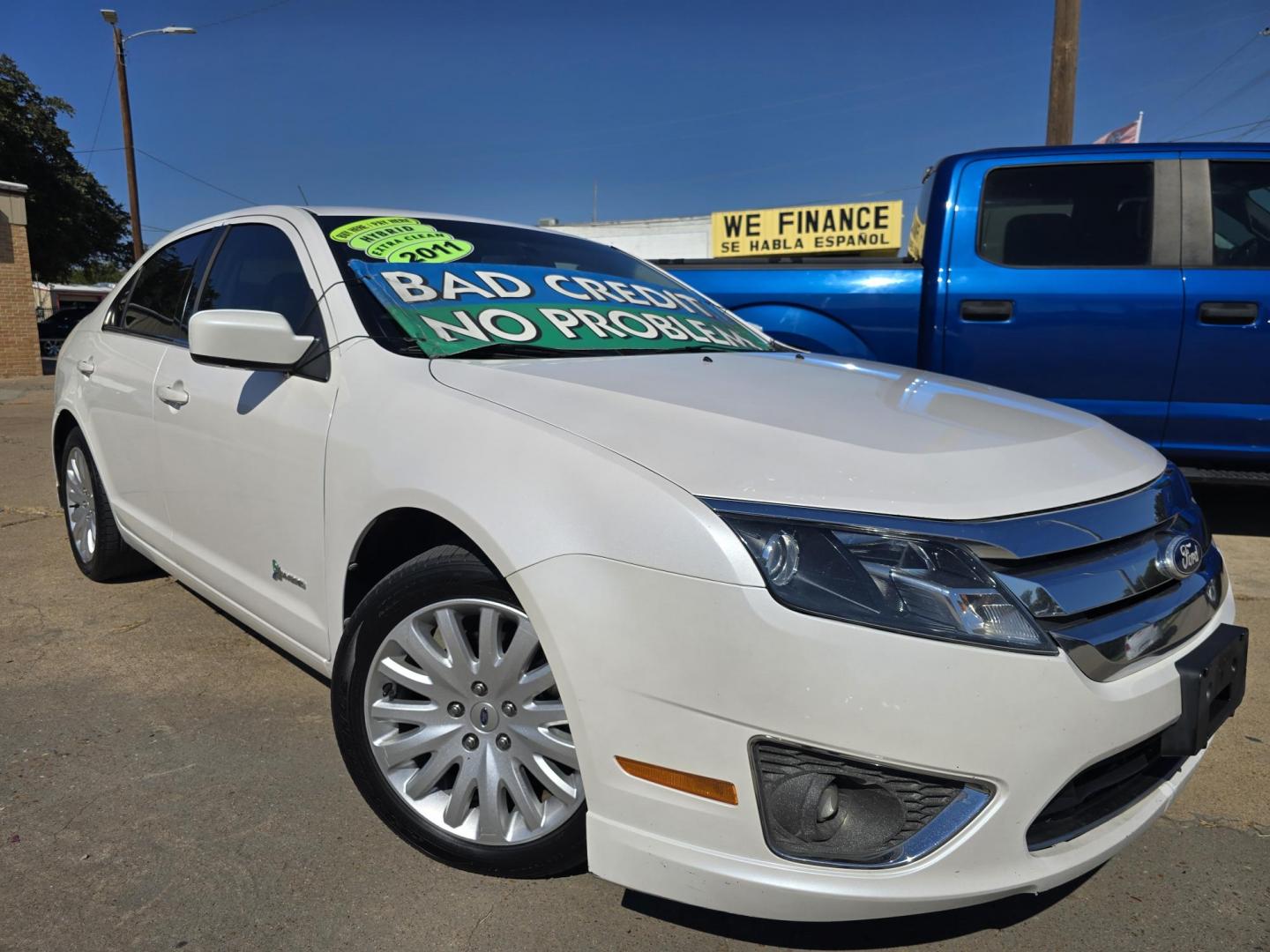 2011 DIAMOND WHITE Ford Fusion Hybrid Sedan (3FADP0L39BR) with an 2.5L L4 DOHC 16V HYBRID engine, AUTO transmission, located at 2660 S.Garland Avenue, Garland, TX, 75041, (469) 298-3118, 32.885551, -96.655602 - Photo#0