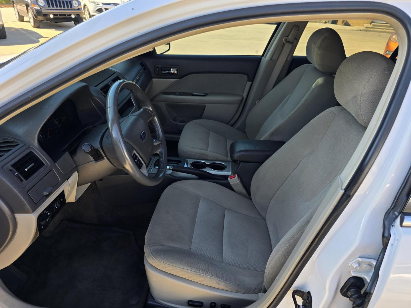 2011 DIAMOND WHITE Ford Fusion Hybrid Sedan (3FADP0L39BR) with an 2.5L L4 DOHC 16V HYBRID engine, AUTO transmission, located at 2660 S.Garland Avenue, Garland, TX, 75041, (469) 298-3118, 32.885551, -96.655602 - Photo#11