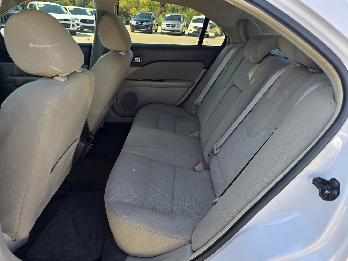 2011 DIAMOND WHITE Ford Fusion Hybrid Sedan (3FADP0L39BR) with an 2.5L L4 DOHC 16V HYBRID engine, AUTO transmission, located at 2660 S.Garland Avenue, Garland, TX, 75041, (469) 298-3118, 32.885551, -96.655602 - Photo#14