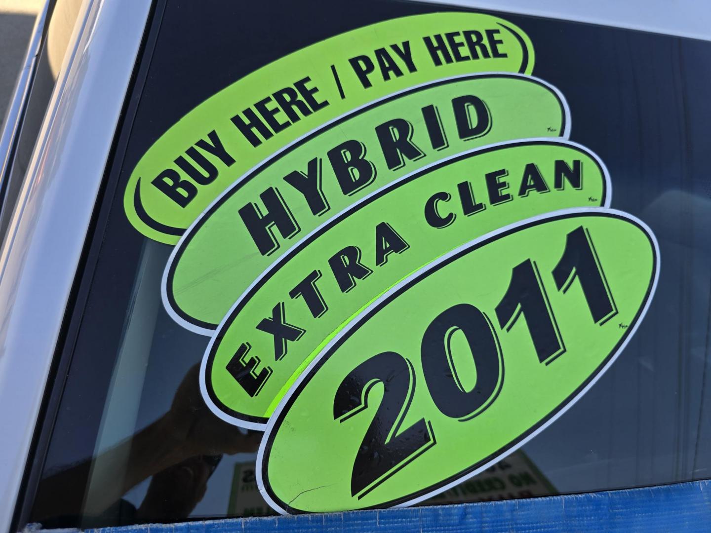 2011 DIAMOND WHITE Ford Fusion Hybrid Sedan (3FADP0L39BR) with an 2.5L L4 DOHC 16V HYBRID engine, AUTO transmission, located at 2660 S.Garland Avenue, Garland, TX, 75041, (469) 298-3118, 32.885551, -96.655602 - Photo#18