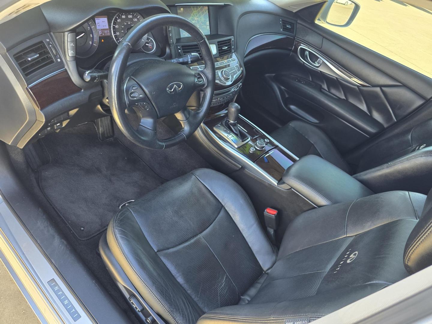 2011 SILVER Infiniti M M37x (JN1BY1ARXBM) with an 3.7L V6 DOHC 24V engine, 7-Speed Automatic transmission, located at 2660 S.Garland Avenue, Garland, TX, 75041, (469) 298-3118, 32.885551, -96.655602 - Photo#10