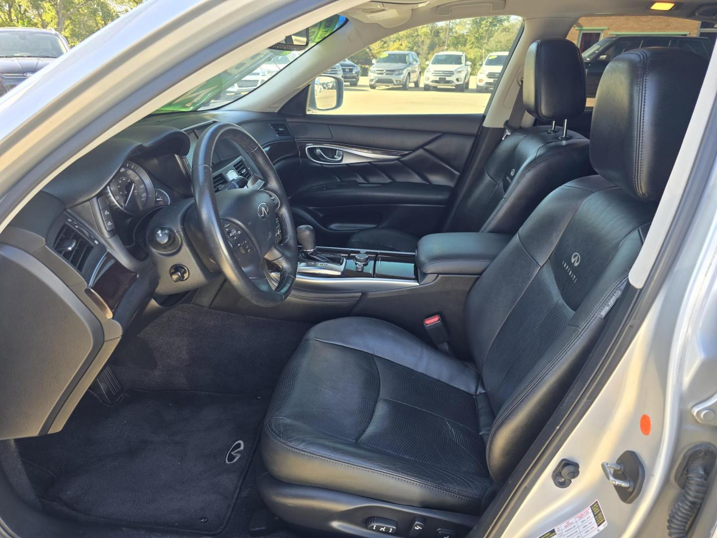 2011 SILVER Infiniti M M37x (JN1BY1ARXBM) with an 3.7L V6 DOHC 24V engine, 7-Speed Automatic transmission, located at 2660 S.Garland Avenue, Garland, TX, 75041, (469) 298-3118, 32.885551, -96.655602 - Photo#11