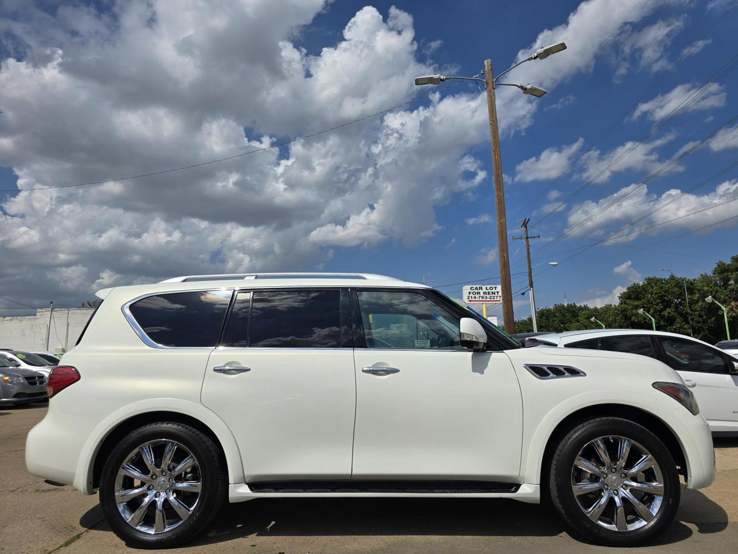 2011 DIAMOND WHITE Infiniti QX56 (JN8AZ2NF5B9) with an 5.6L V8 DOHC 32V engine, 5-Speed Auto transmission, located at 2660 S.Garland Avenue, Garland, TX, 75041, (469) 298-3118, 32.885551, -96.655602 - Photo#2