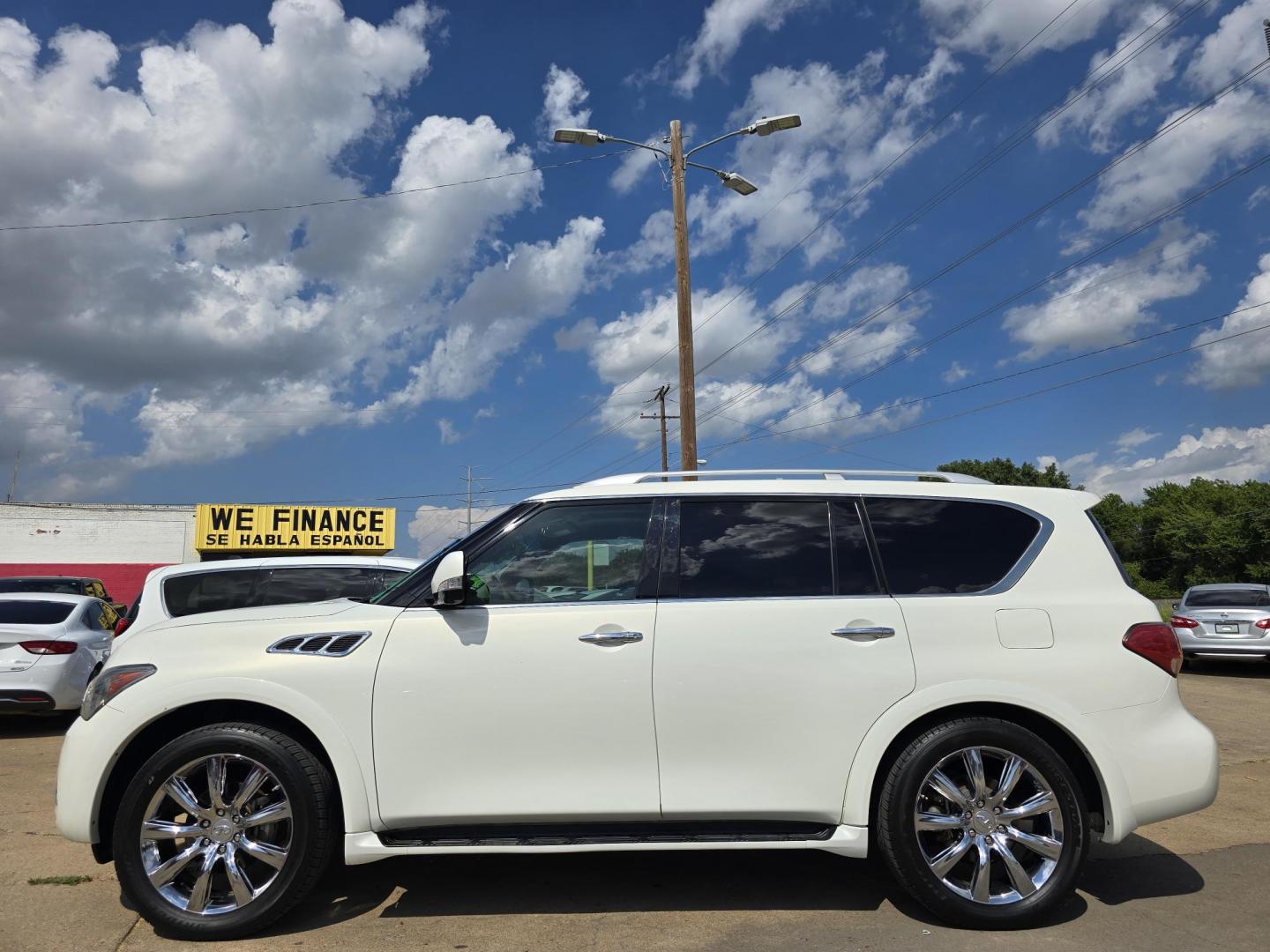 2011 DIAMOND WHITE Infiniti QX56 (JN8AZ2NF5B9) with an 5.6L V8 DOHC 32V engine, 5-Speed Auto transmission, located at 2660 S.Garland Avenue, Garland, TX, 75041, (469) 298-3118, 32.885551, -96.655602 - Photo#6