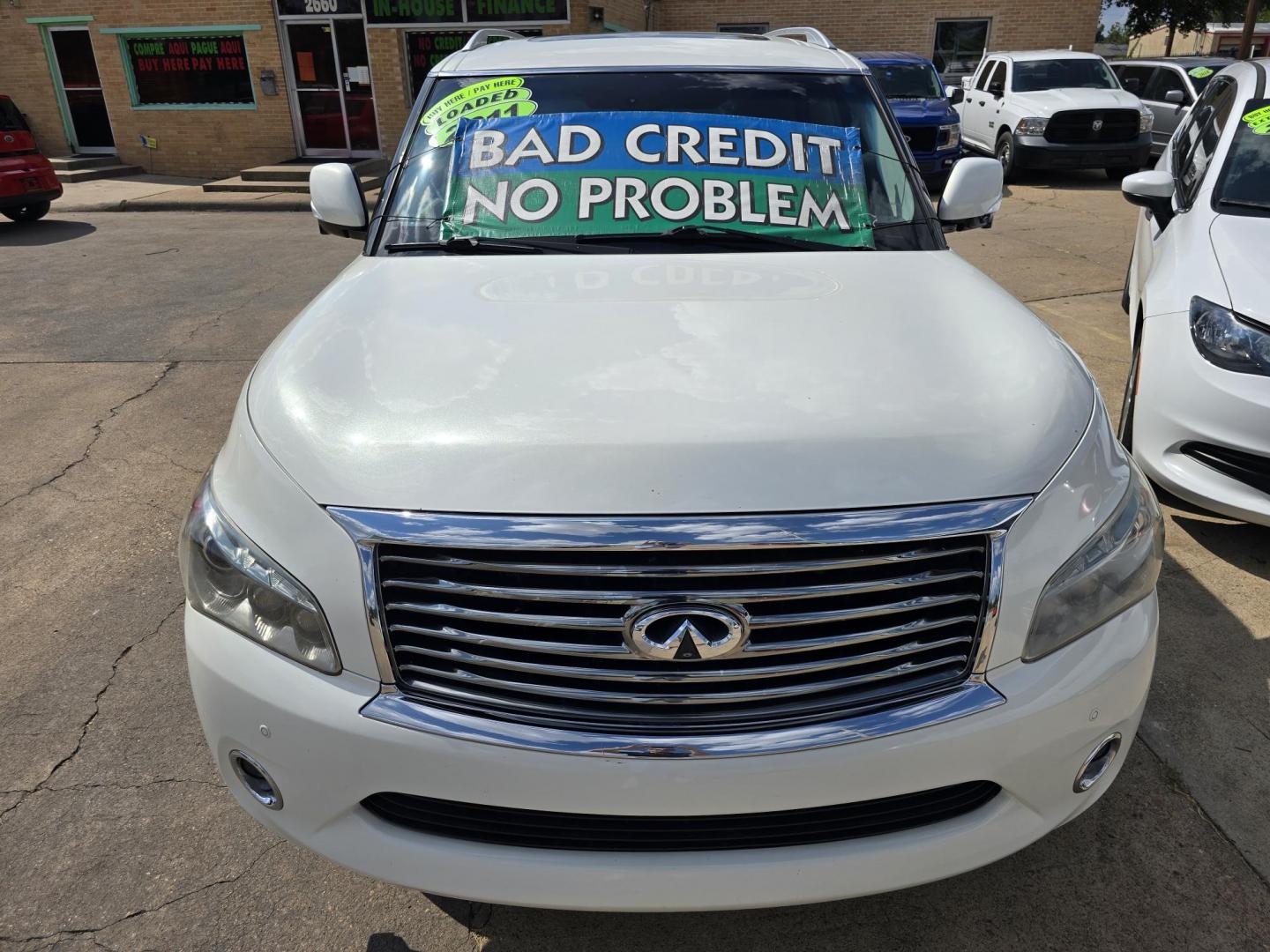 2011 DIAMOND WHITE Infiniti QX56 (JN8AZ2NF5B9) with an 5.6L V8 DOHC 32V engine, 5-Speed Auto transmission, located at 2660 S.Garland Avenue, Garland, TX, 75041, (469) 298-3118, 32.885551, -96.655602 - Photo#8