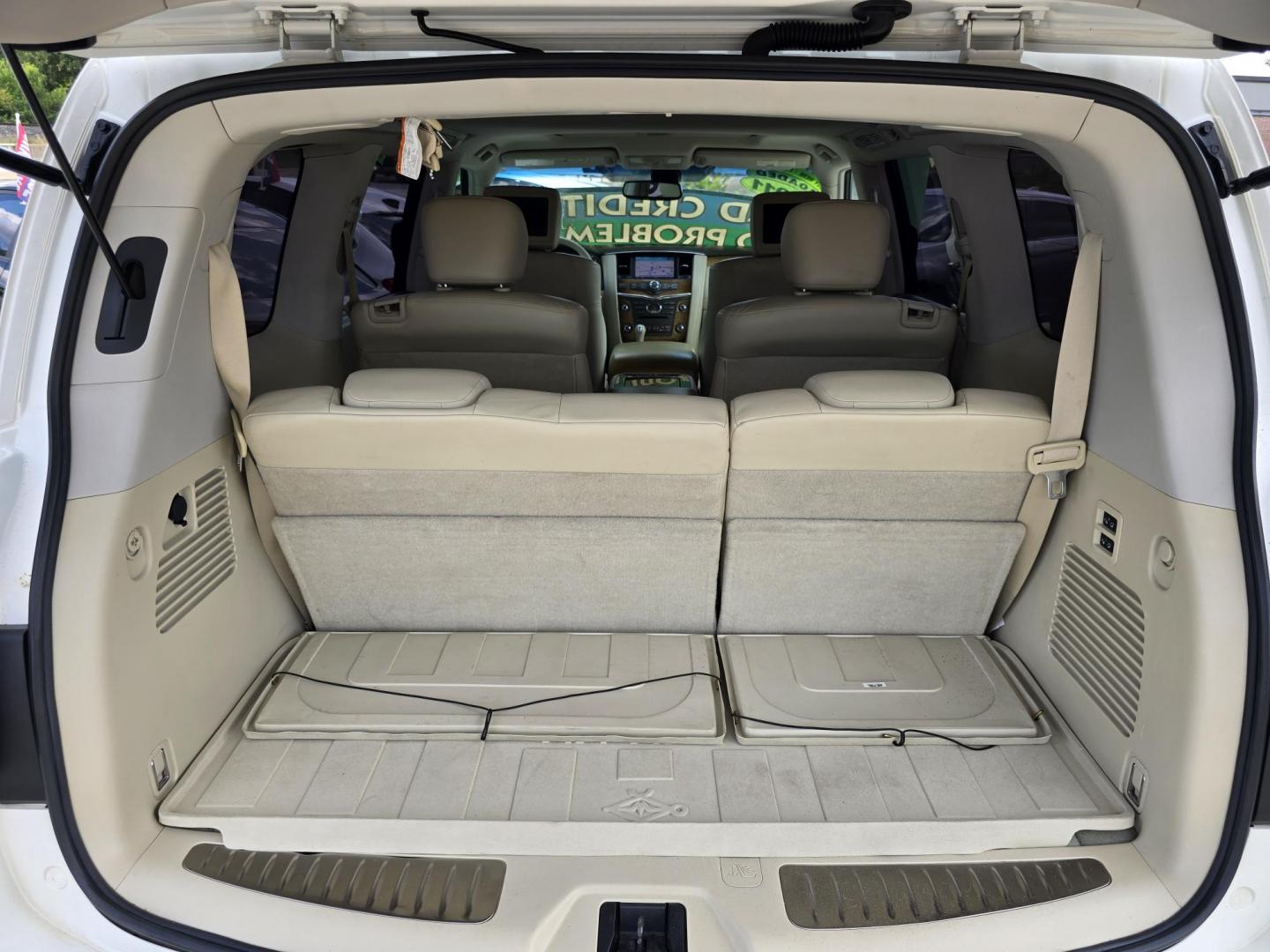 2011 DIAMOND WHITE Infiniti QX56 (JN8AZ2NF5B9) with an 5.6L V8 DOHC 32V engine, 5-Speed Auto transmission, located at 2660 S.Garland Avenue, Garland, TX, 75041, (469) 298-3118, 32.885551, -96.655602 - Photo#21
