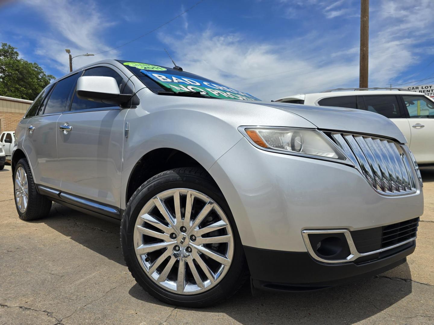 2011 SILVER Lincoln MKX (2LMDJ6JK7BB) with an 3.7L V6 DOHC 24V engine, 6-Speed Automatic transmission, located at 2660 S.Garland Avenue, Garland, TX, 75041, (469) 298-3118, 32.885551, -96.655602 - Photo#0
