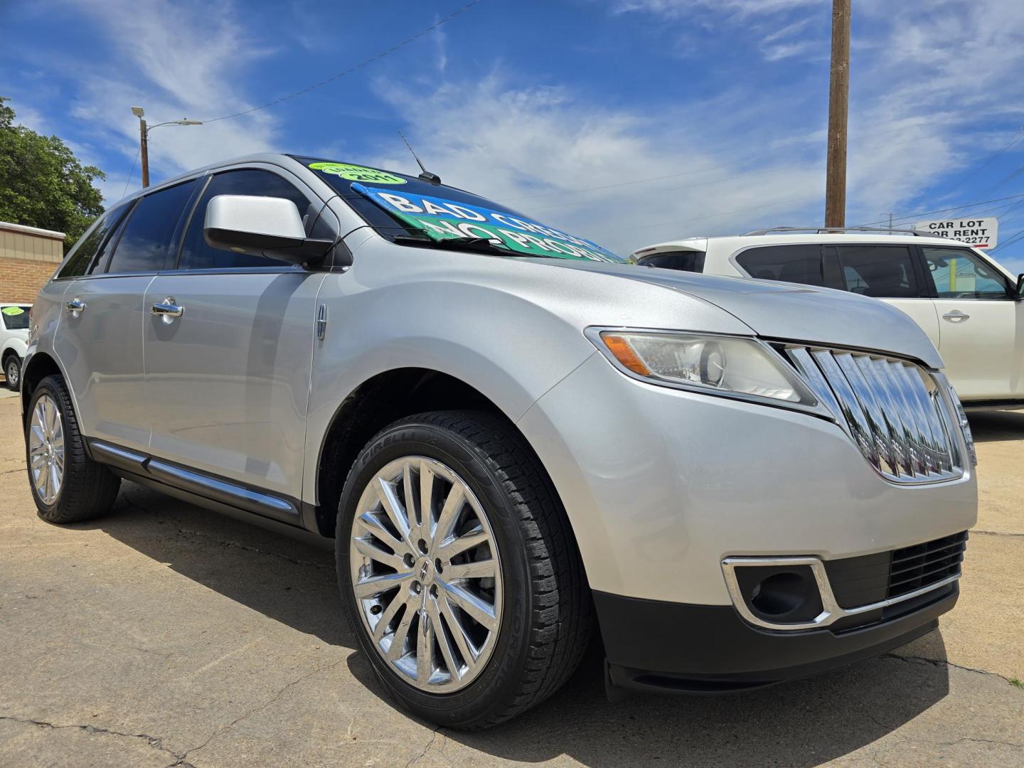 2011 SILVER Lincoln MKX (2LMDJ6JK7BB) with an 3.7L V6 DOHC 24V engine, 6-Speed Automatic transmission, located at 2660 S.Garland Avenue, Garland, TX, 75041, (469) 298-3118, 32.885551, -96.655602 - Photo#1