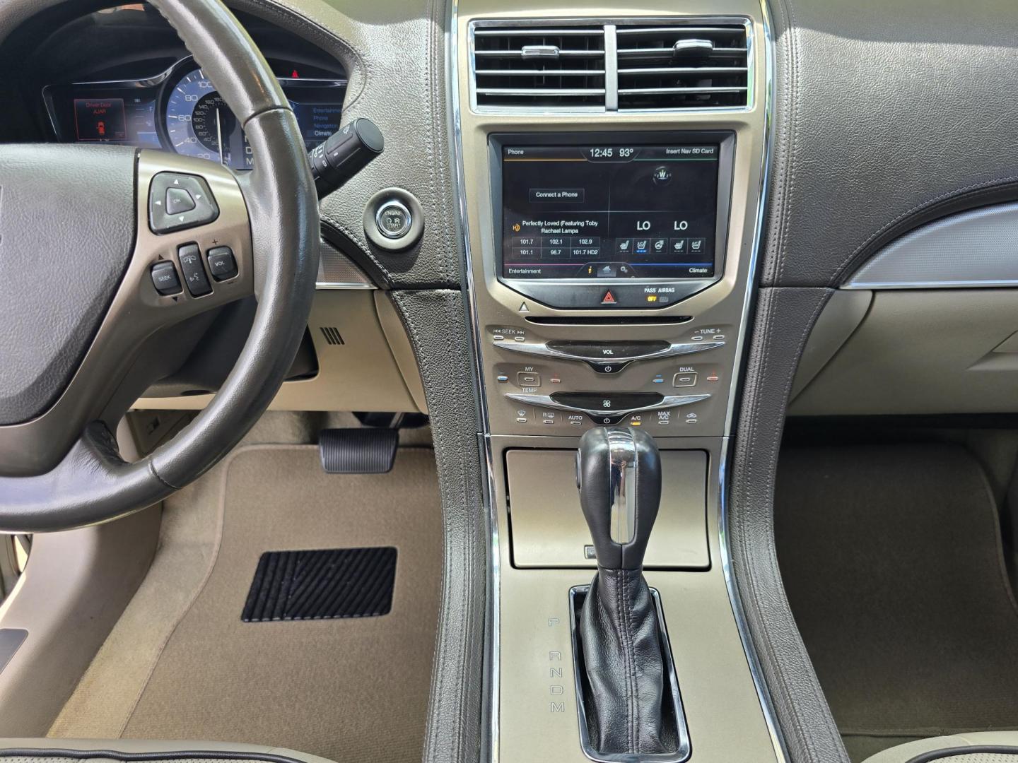 2011 SILVER Lincoln MKX (2LMDJ6JK7BB) with an 3.7L V6 DOHC 24V engine, 6-Speed Automatic transmission, located at 2660 S.Garland Avenue, Garland, TX, 75041, (469) 298-3118, 32.885551, -96.655602 - Photo#14