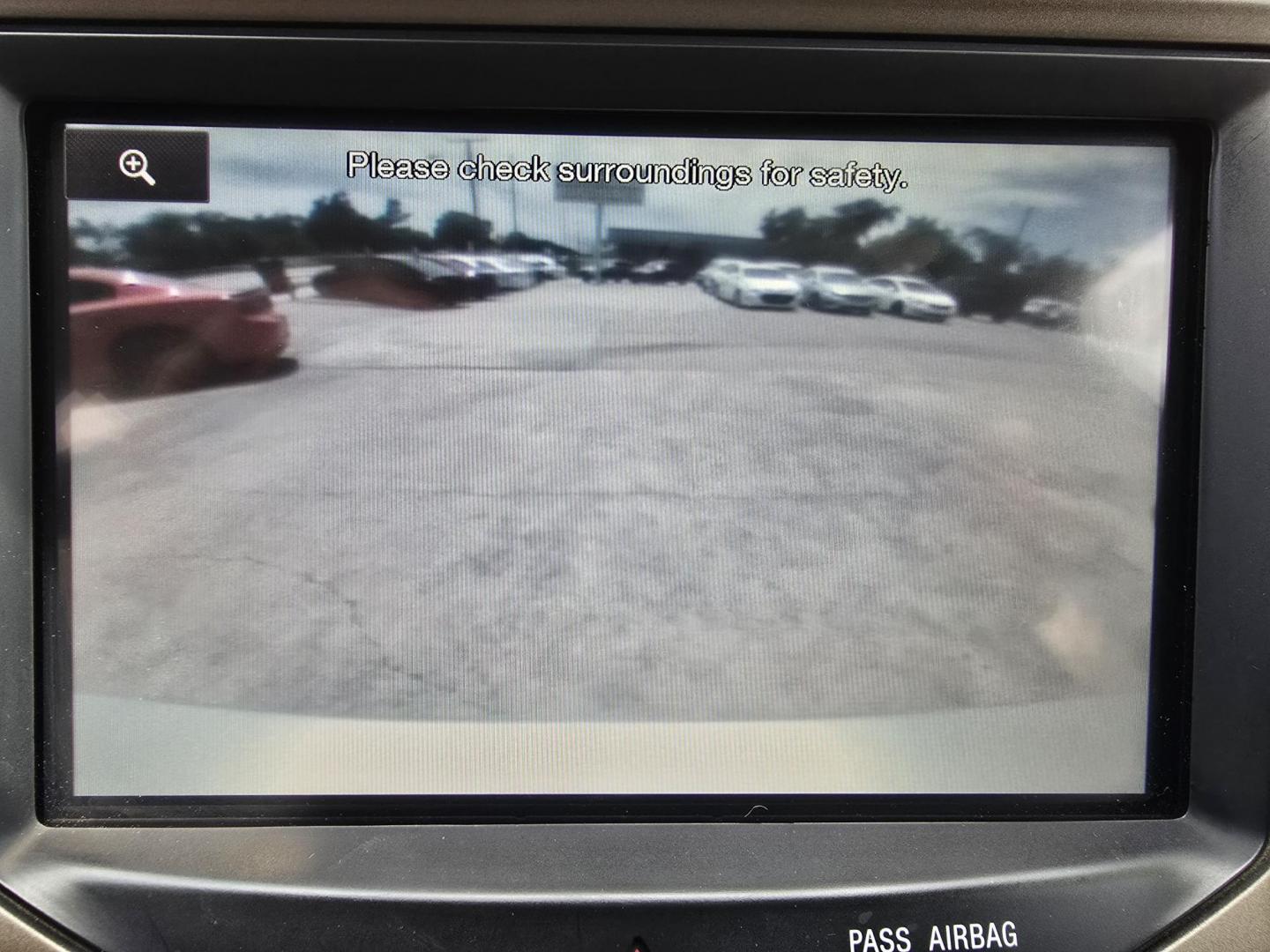2011 SILVER Lincoln MKX (2LMDJ6JK7BB) with an 3.7L V6 DOHC 24V engine, 6-Speed Automatic transmission, located at 2660 S.Garland Avenue, Garland, TX, 75041, (469) 298-3118, 32.885551, -96.655602 - Photo#15