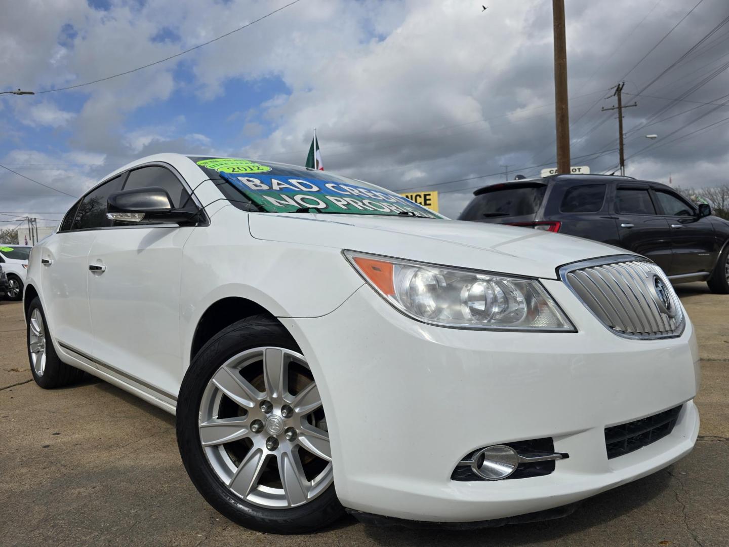 2012 WHITE Buick LaCrosse Premium Package 1, w/Leather (1G4GD5G31CF) with an 3.6L V6 DOHC 24V FFV engine, 6-Speed Automatic transmission, located at 2660 S.Garland Avenue, Garland, TX, 75041, (469) 298-3118, 32.885551, -96.655602 - Photo#0
