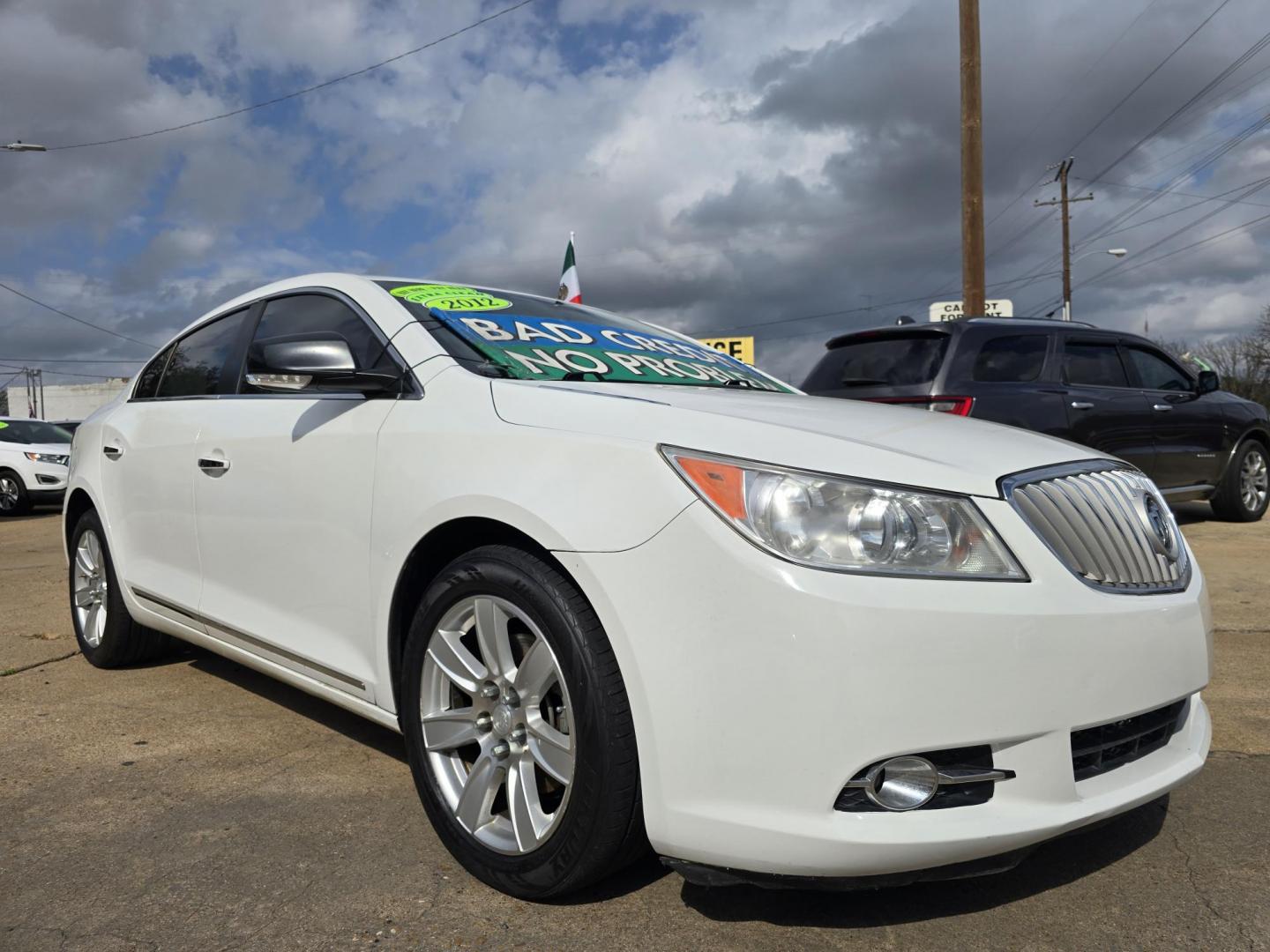 2012 WHITE Buick LaCrosse Premium Package 1, w/Leather (1G4GD5G31CF) with an 3.6L V6 DOHC 24V FFV engine, 6-Speed Automatic transmission, located at 2660 S.Garland Avenue, Garland, TX, 75041, (469) 298-3118, 32.885551, -96.655602 - Photo#1