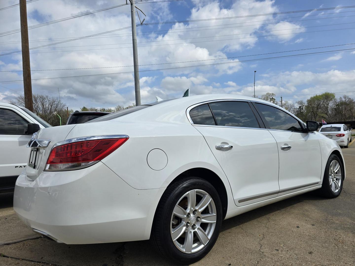 2012 WHITE Buick LaCrosse Premium Package 1, w/Leather (1G4GD5G31CF) with an 3.6L V6 DOHC 24V FFV engine, 6-Speed Automatic transmission, located at 2660 S.Garland Avenue, Garland, TX, 75041, (469) 298-3118, 32.885551, -96.655602 - Photo#3